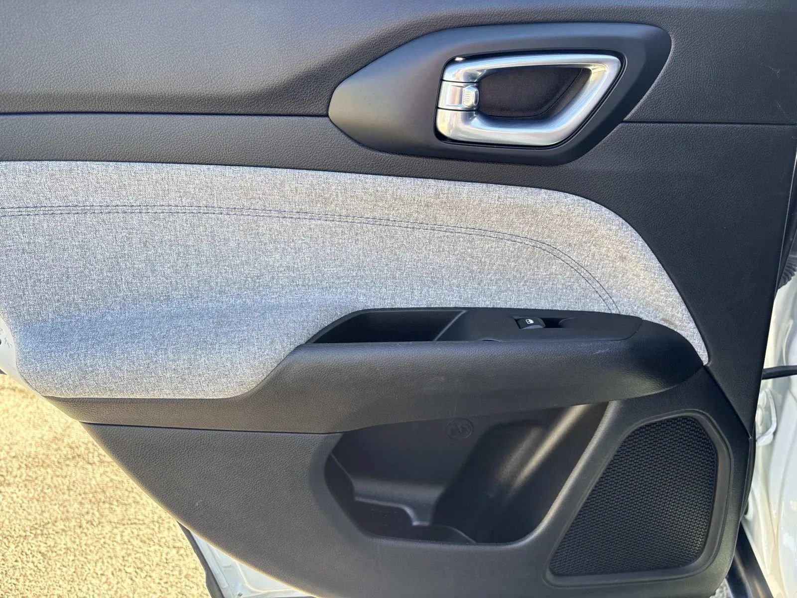 Used 2024 Jeep Compass Latitude AWD/4WD image 17