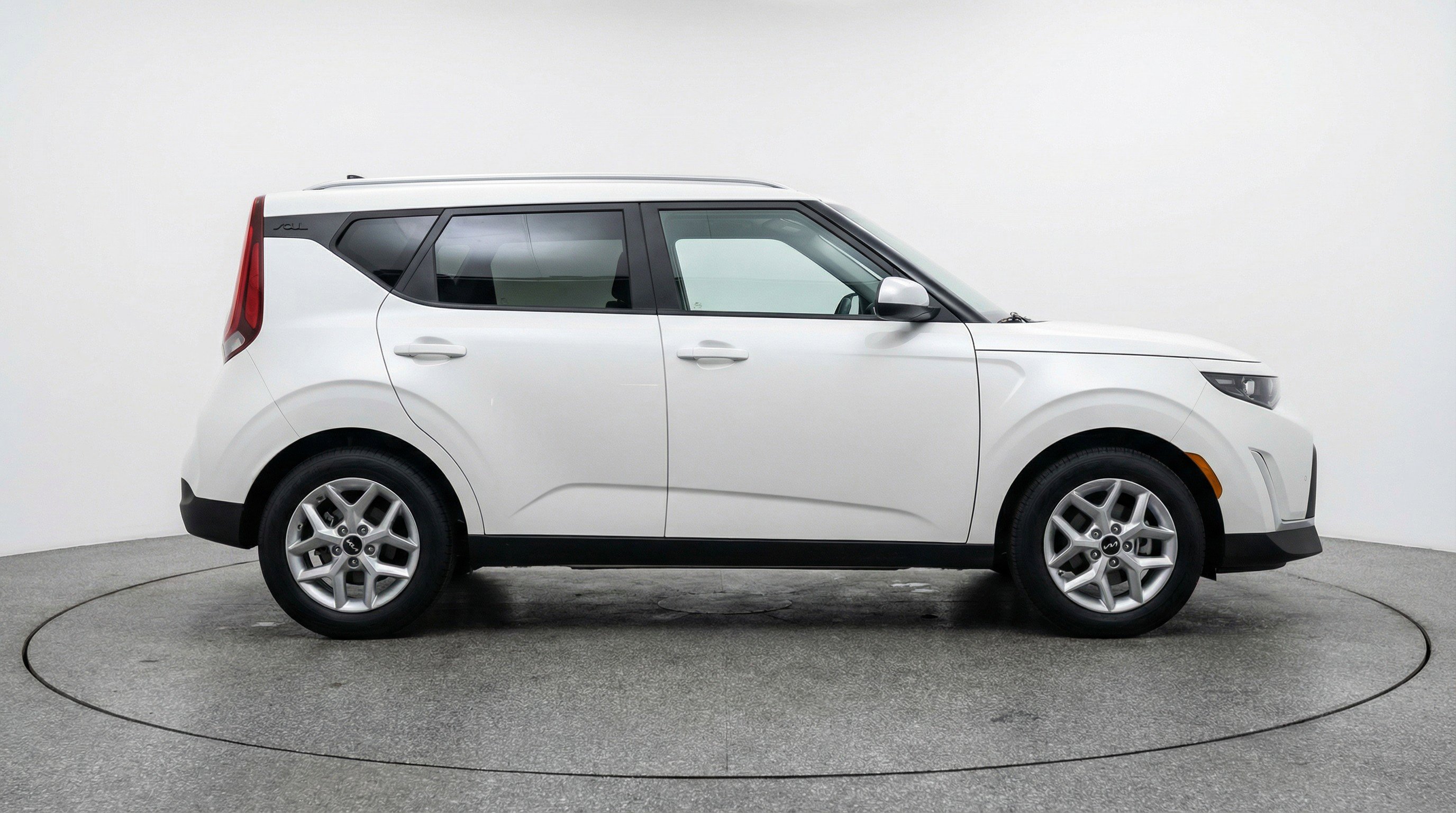 Used 2025 Kia Soul LX w/ LX Technology Package image 11