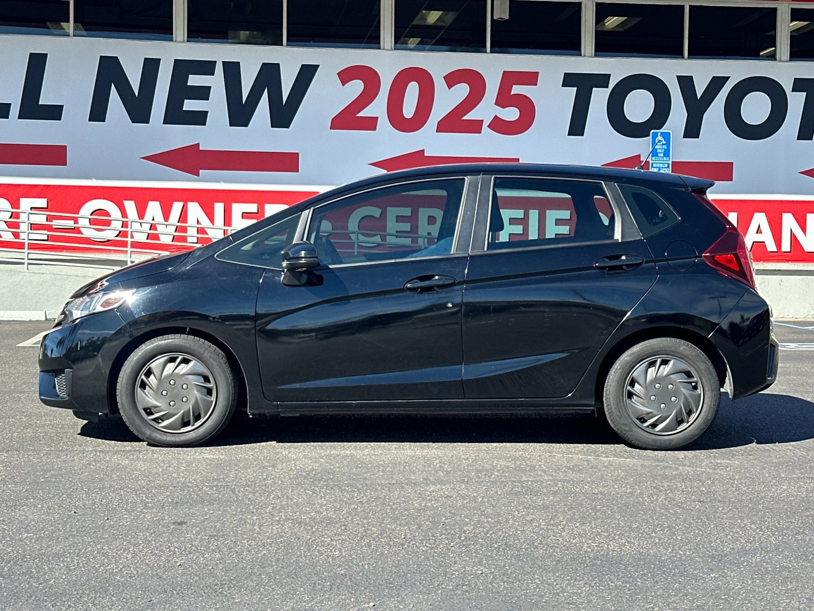 Used 2017 Honda Fit LX image 2