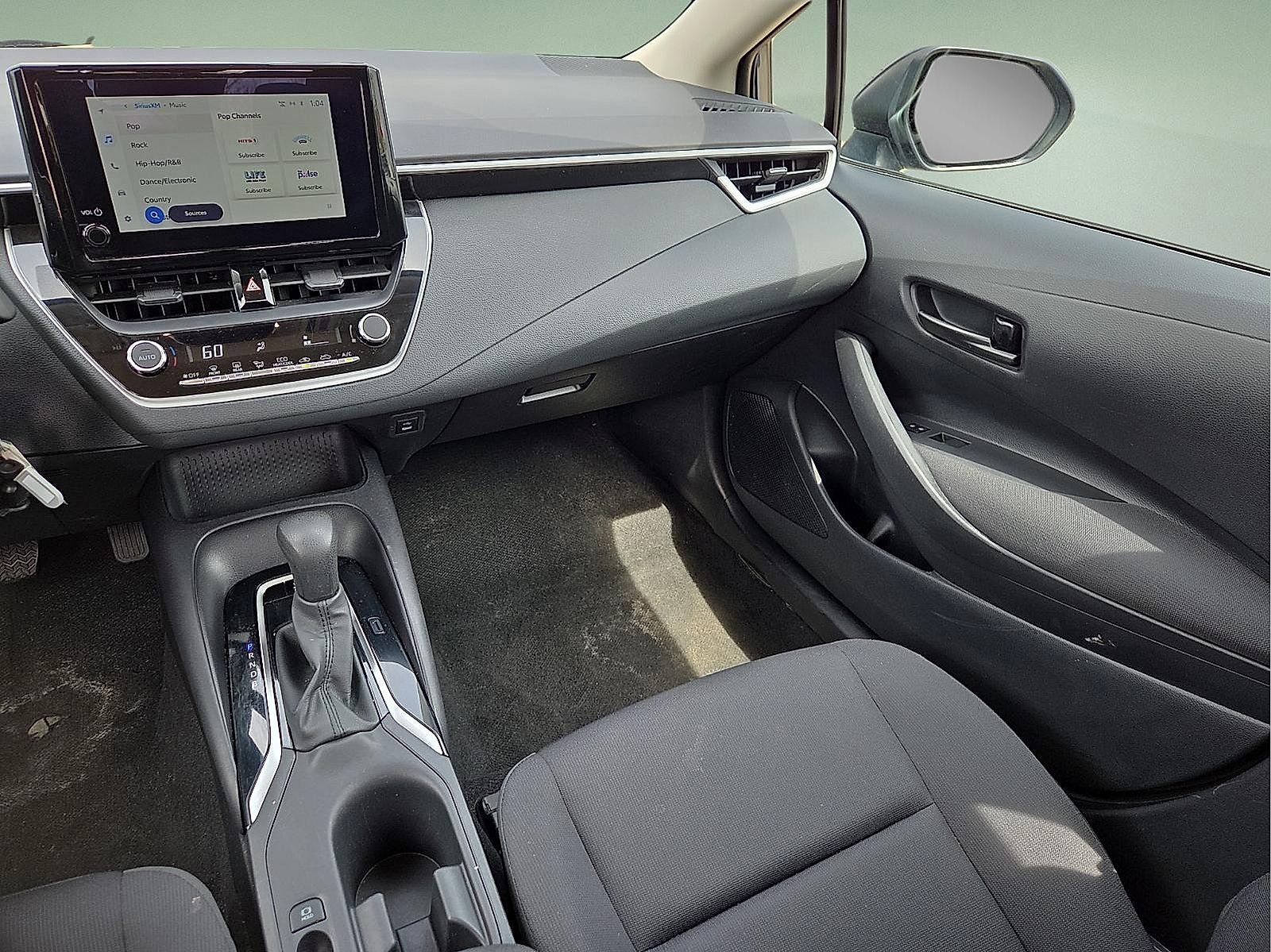 Used 2025 Toyota Corolla LE FWD image 12