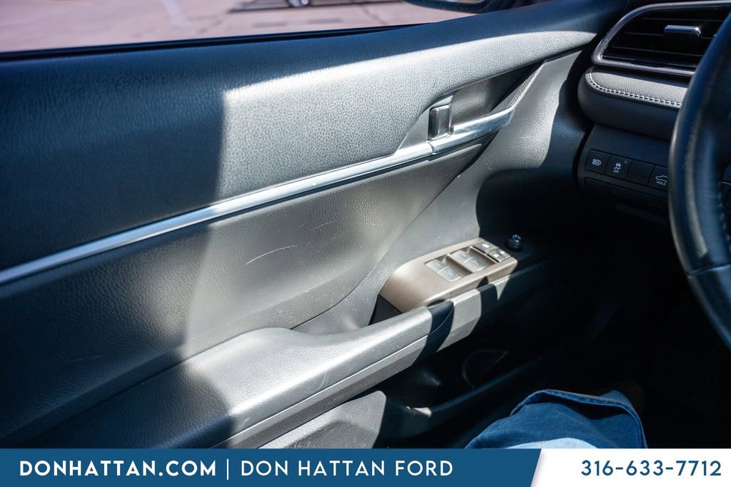 Used 2023 Toyota Camry SE image 15