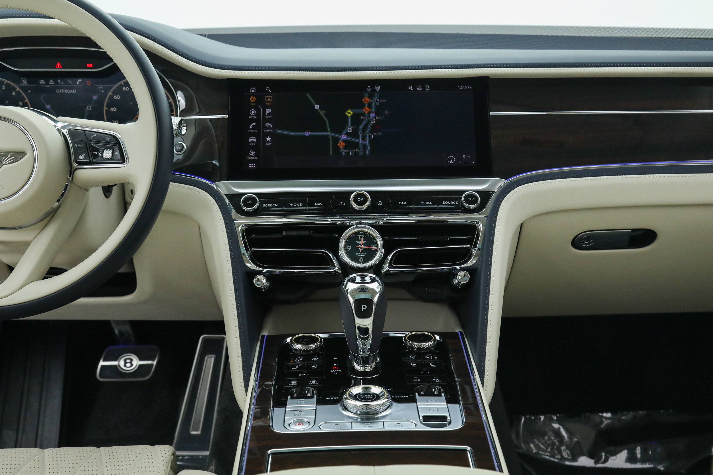 Used 2022 Bentley Flying Spur Plug-In Hybrid AWD/4WD image 33