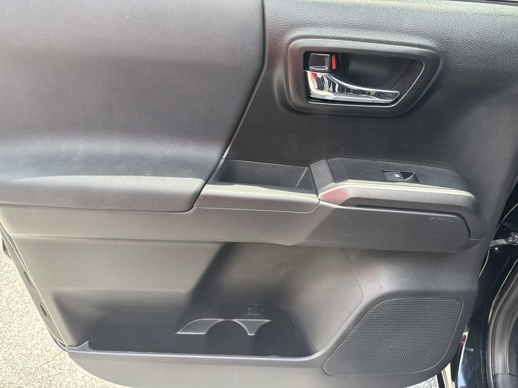 Used 2018 Toyota Tacoma TRD Sport AWD/4WD image 20