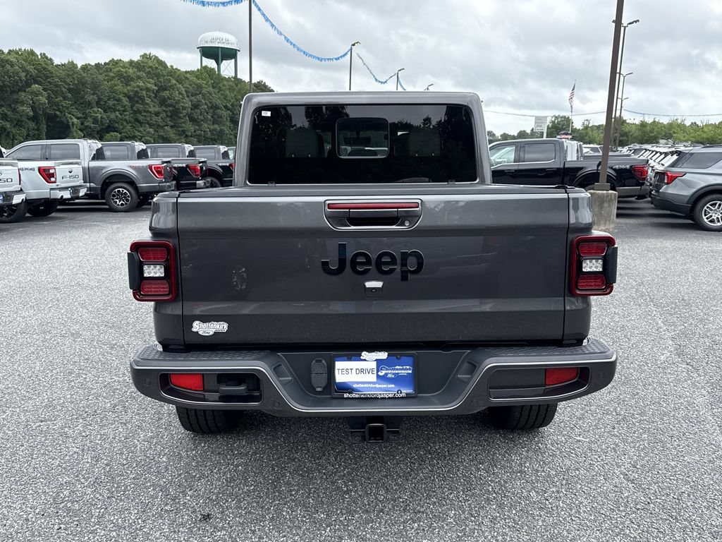 Used 2021 Jeep Gladiator Overland AWD/4WD image 6