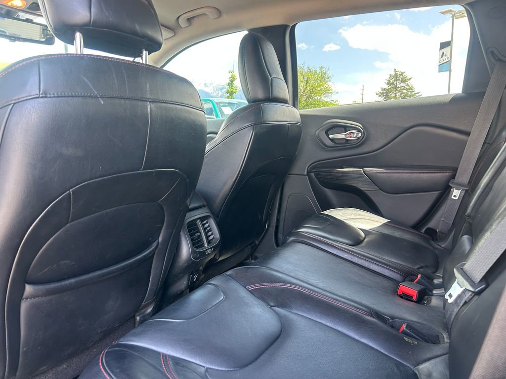 Used 2014 Jeep Cherokee Trailhawk w/ Leather Interior Group AWD/4WD image 31