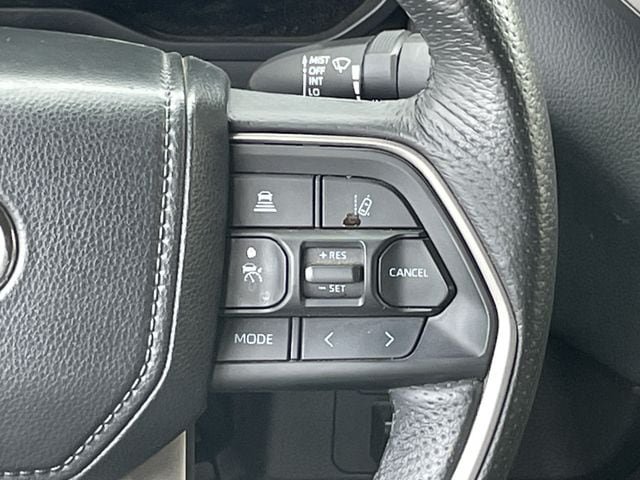 Used 2025 Toyota Tundra Limited AWD/4WD image 14