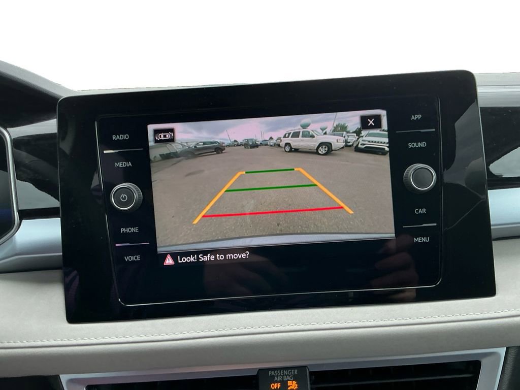 New 2025 Volkswagen Taos SE image 17