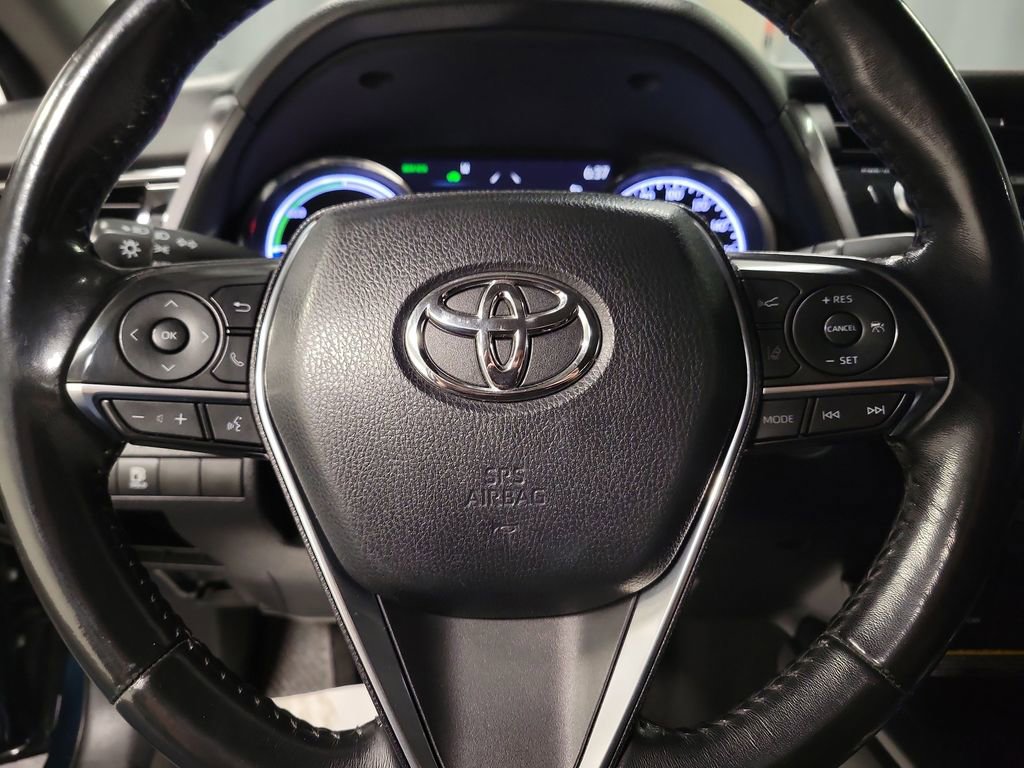 Used 2019 Toyota Camry XLE image 18
