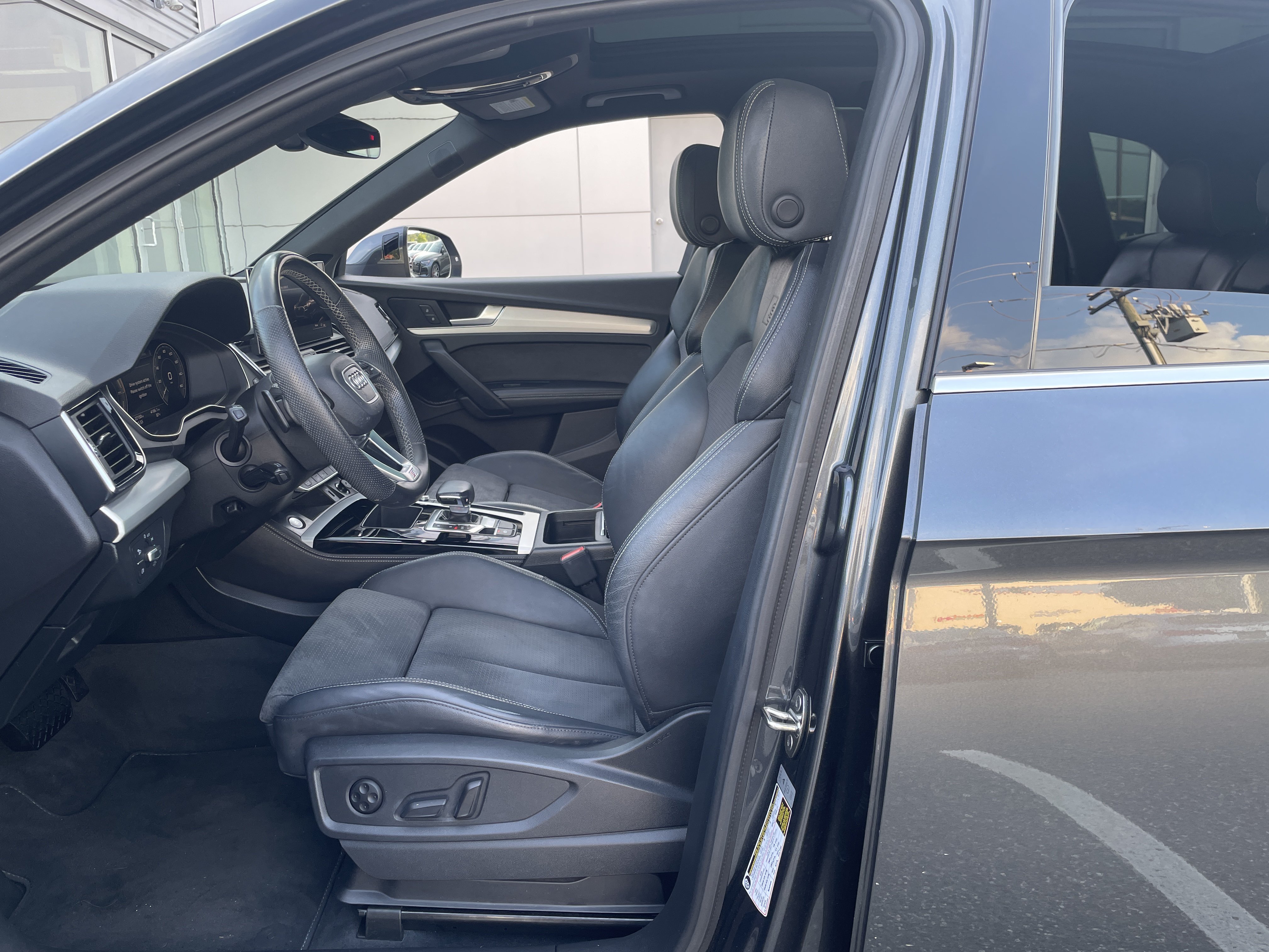 Certified 2022 Audi Q5 e Premium Plus w/ Premium Plus Package AWD/4WD image 6
