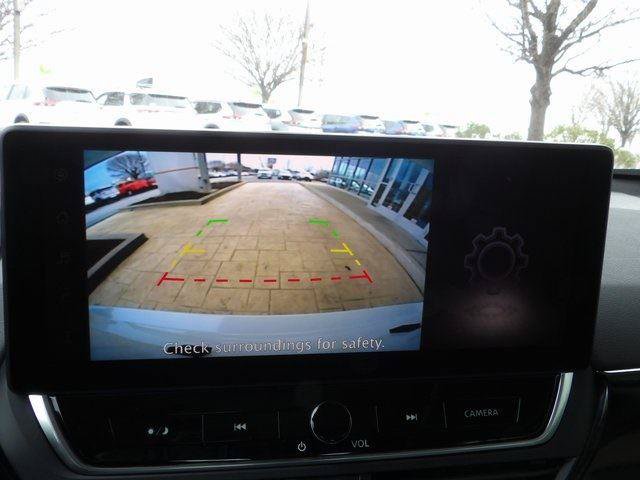 Used 2025 Nissan Altima 2.5 SR w/ SR Premium Package FWD image 27
