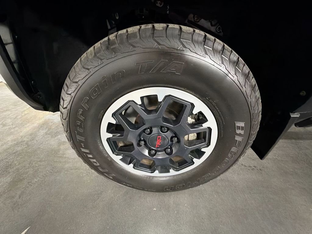 Used 2024 Toyota Tacoma TRD Off-Road w/ TRD Off Road Premium Package image 31