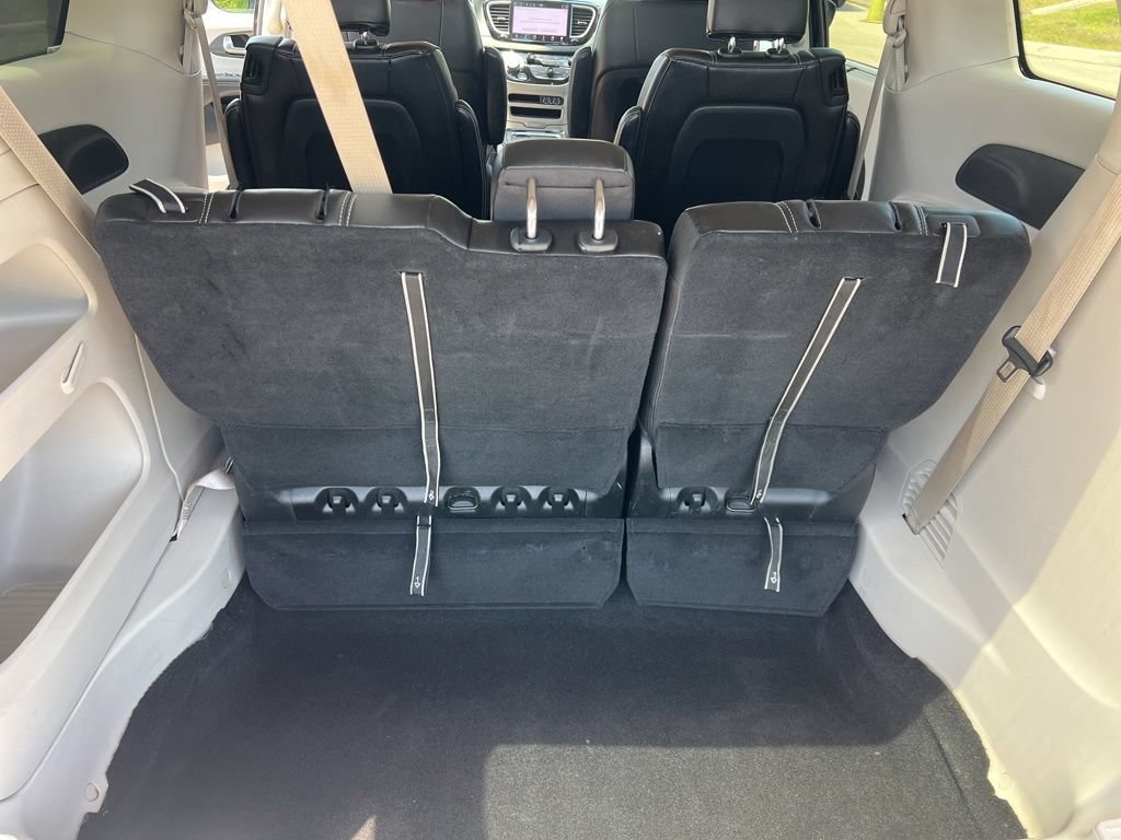 Certified 2023 Chrysler Pacifica Touring-L FWD image 30
