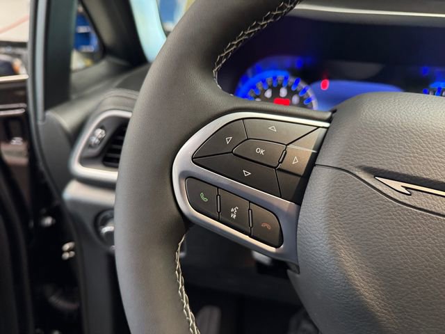 New 2027 Chrysler Pacifica Select AWD/4WD image 18