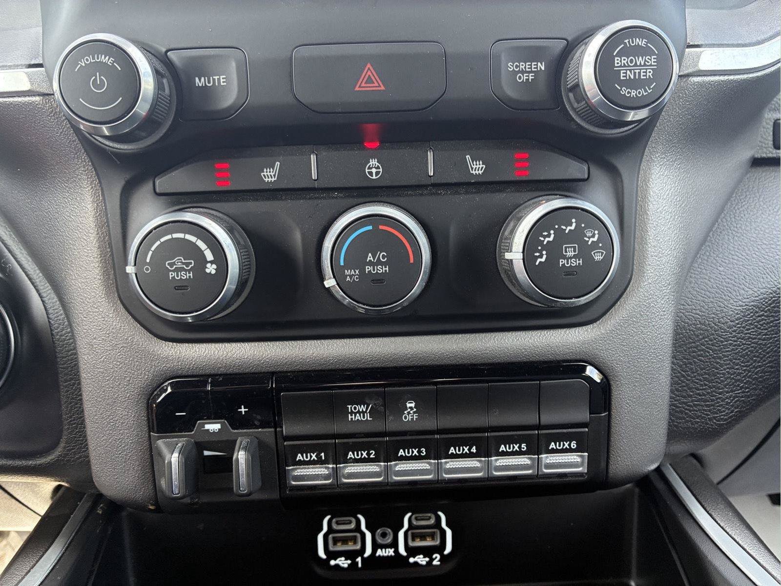 Used 2024 RAM 2500 Big Horn w/ Snow Chief Group AWD/4WD image 25