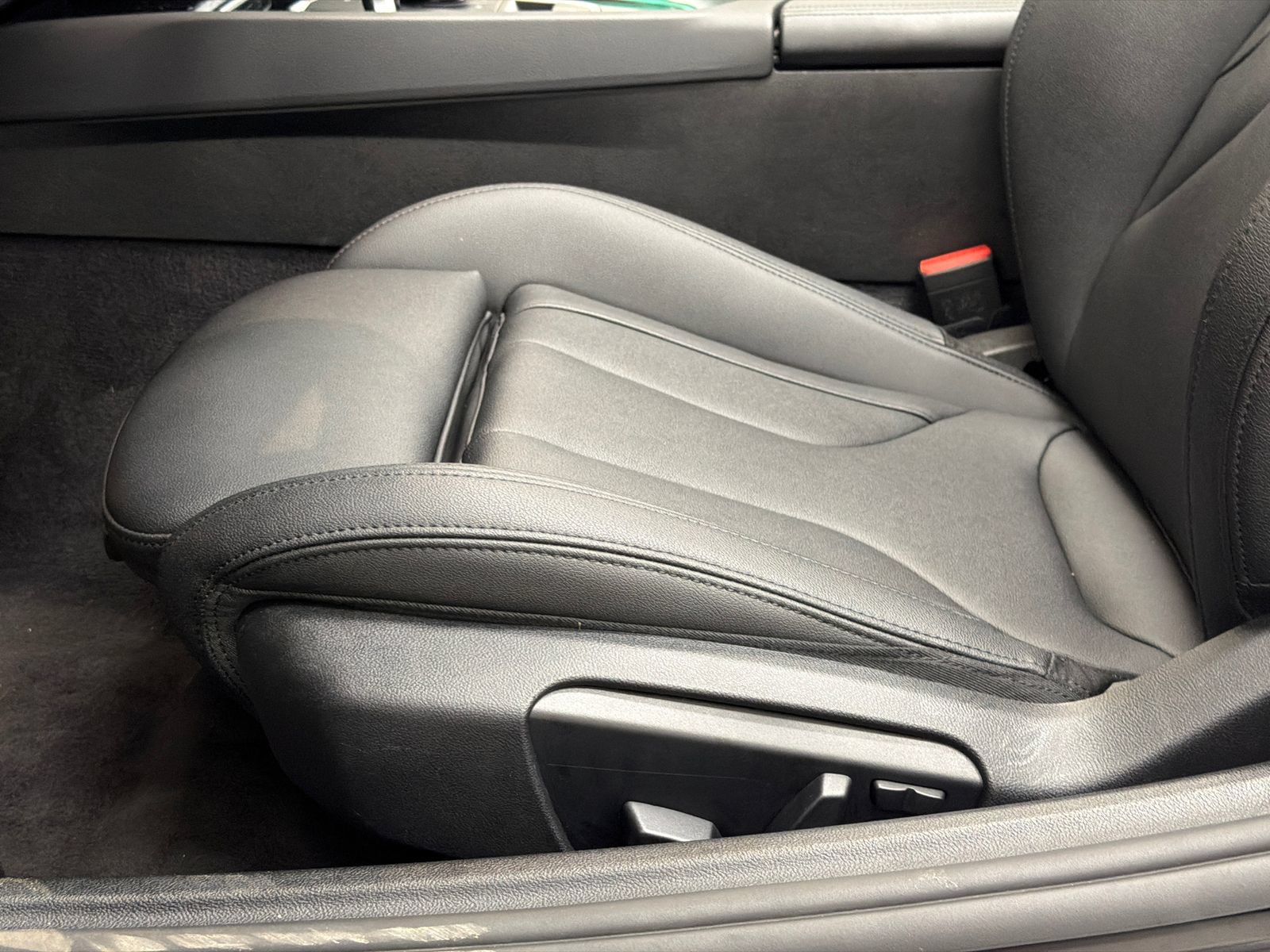 Used 2025 BMW Z4 sDrive30i RWD image 16