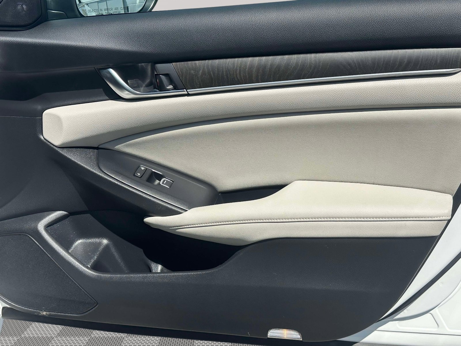 Used 2018 Honda Accord Touring image 21