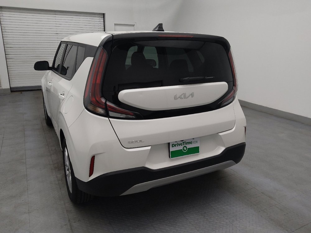 Used 2023 Kia Soul LX w/ LX Technology Package image 6