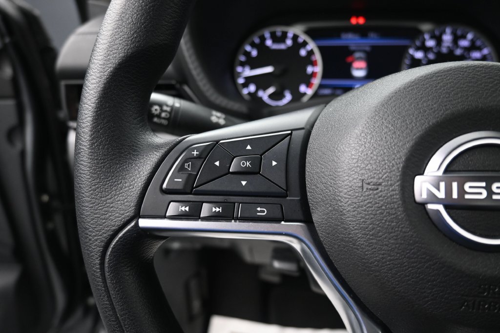 Used 2025 Nissan Sentra SV FWD image 28