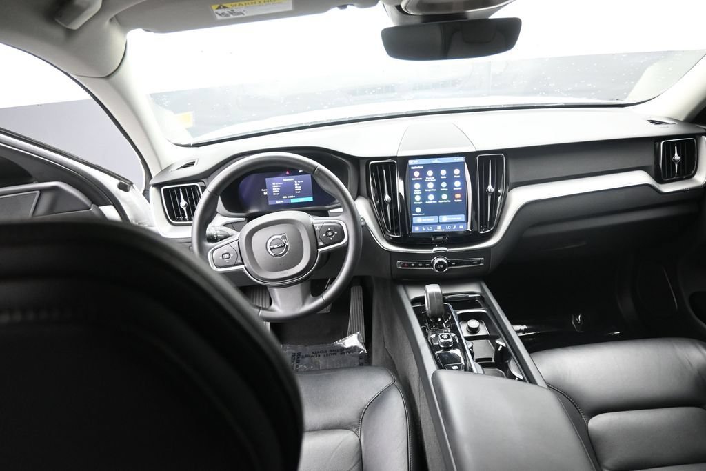 Certified 2024 Volvo XC60 B5 Core w/ Protection Package Premier AWD/4WD image 15