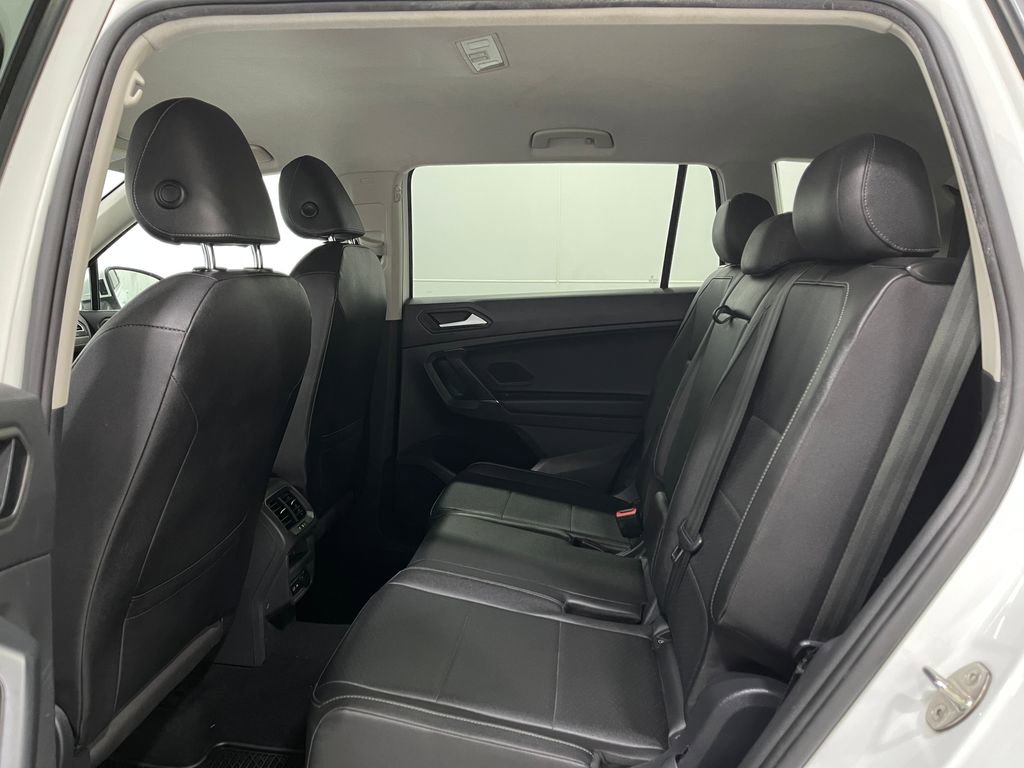 Used 2020 Volkswagen Tiguan SEL image 28