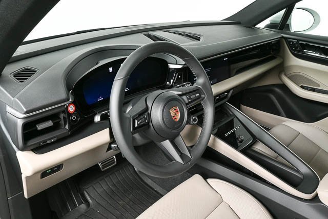 New 2025 Porsche Macan 4S Electric image 5