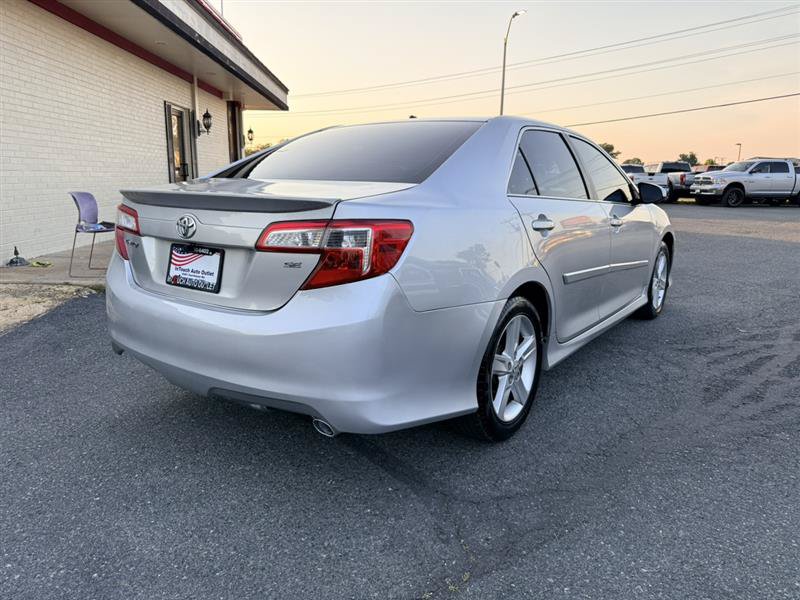 Used 2013 Toyota Camry SE w/ Preferred Accessory Pkg FWD image 5