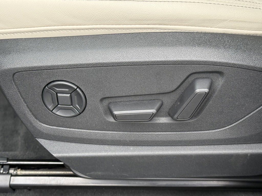 Used 2022 Audi e-tron Premium image 20