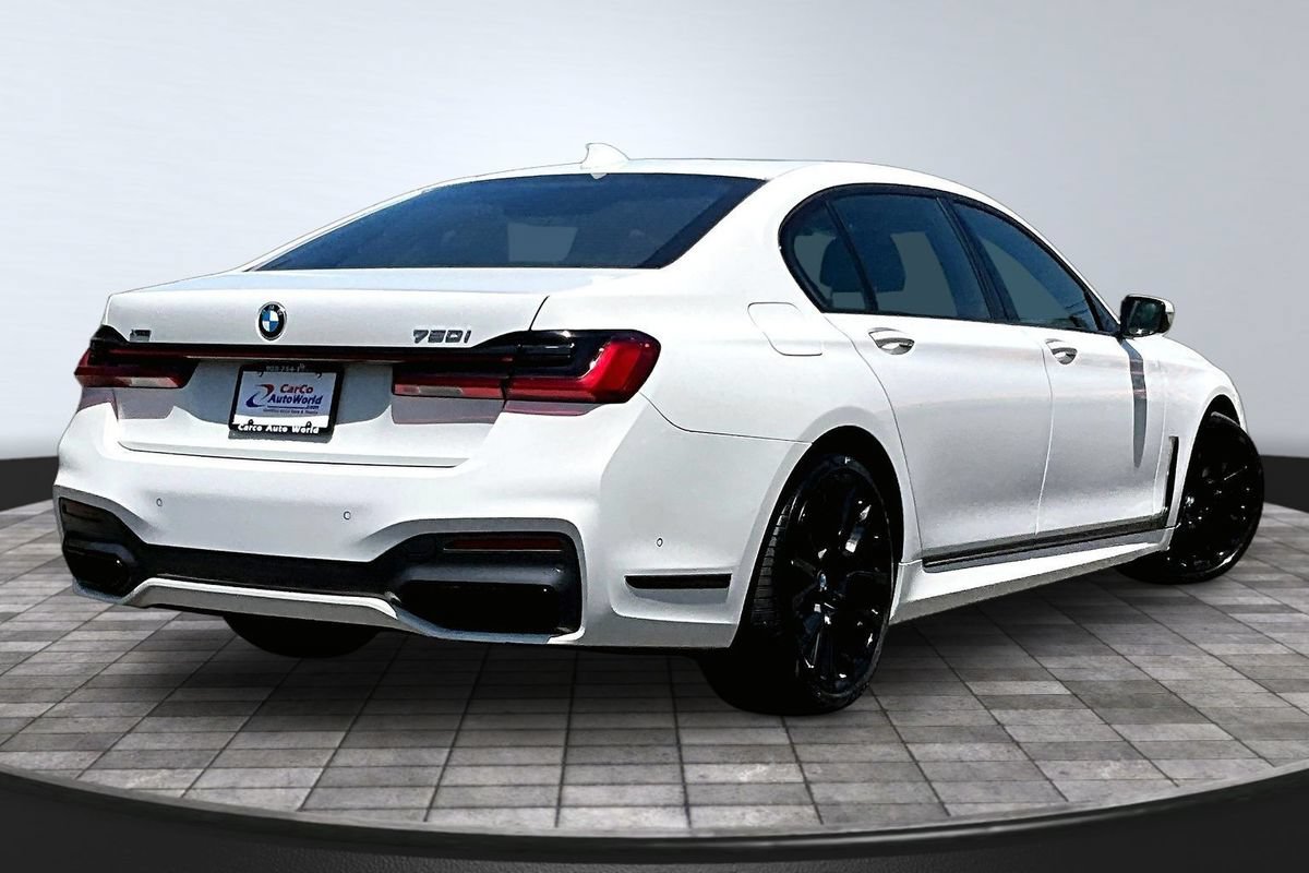 Used 2021 BMW 750i xDrive w/ M Sport Package AWD/4WD image 5