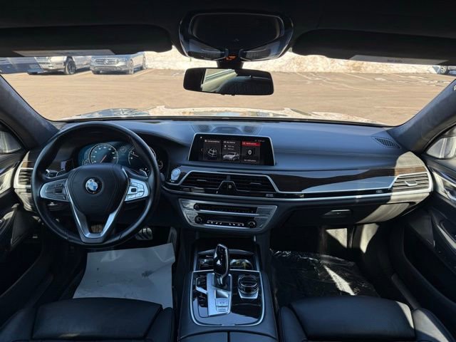 Used 2019 BMW 750i xDrive w/ Executive Package image 32