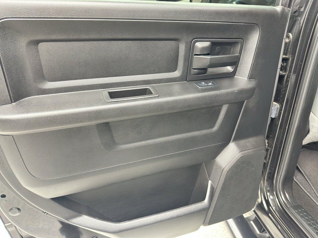 Used 2018 RAM 1500 Express w/ Express Value Package AWD/4WD image 17