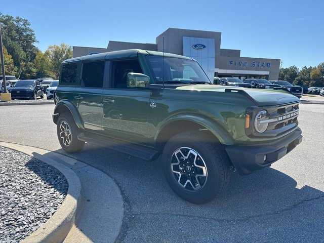 New 2025 Ford Bronco Outer Banks image 2