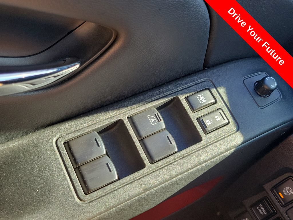 Used 2025 Nissan Frontier PRO-4X w/ Tow Package AWD/4WD image 17