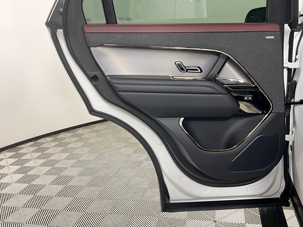 Certified 2024 Land Rover Range Rover Sport Dynamic SE image 26