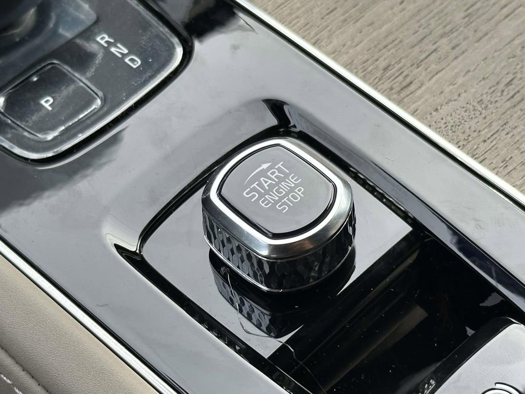 New 2026 Volvo XC90 B6 Ultra w/ Protection Package image 7