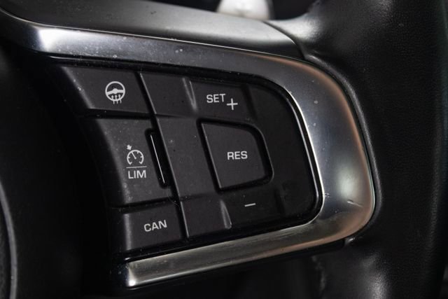 Used 2018 Jaguar F-PACE S image 11