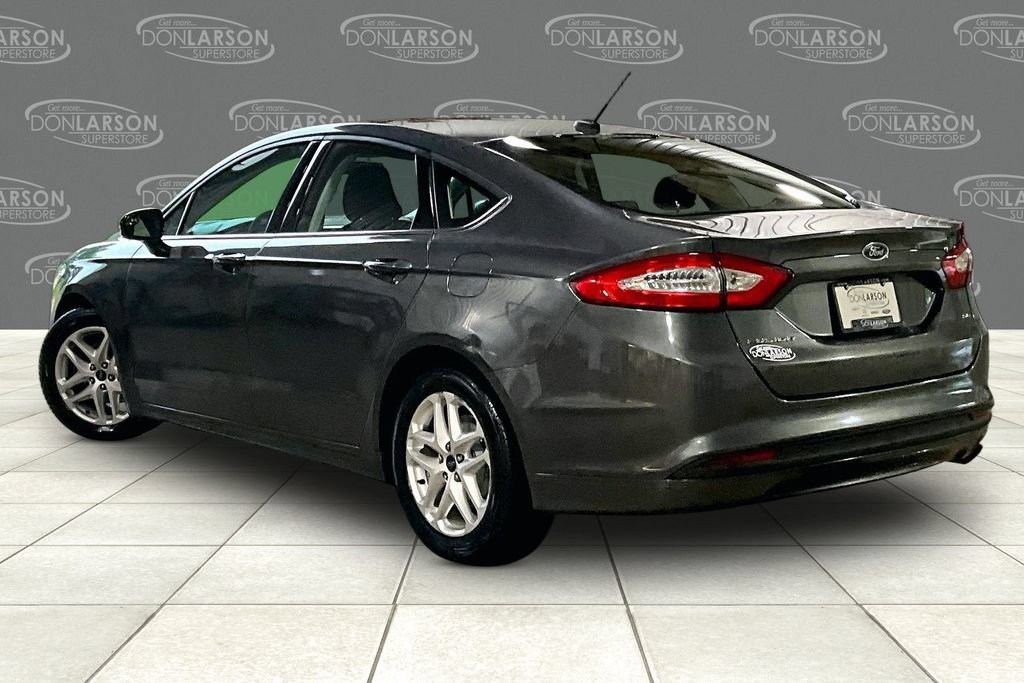 Used 2016 Ford Fusion SE FWD image 5