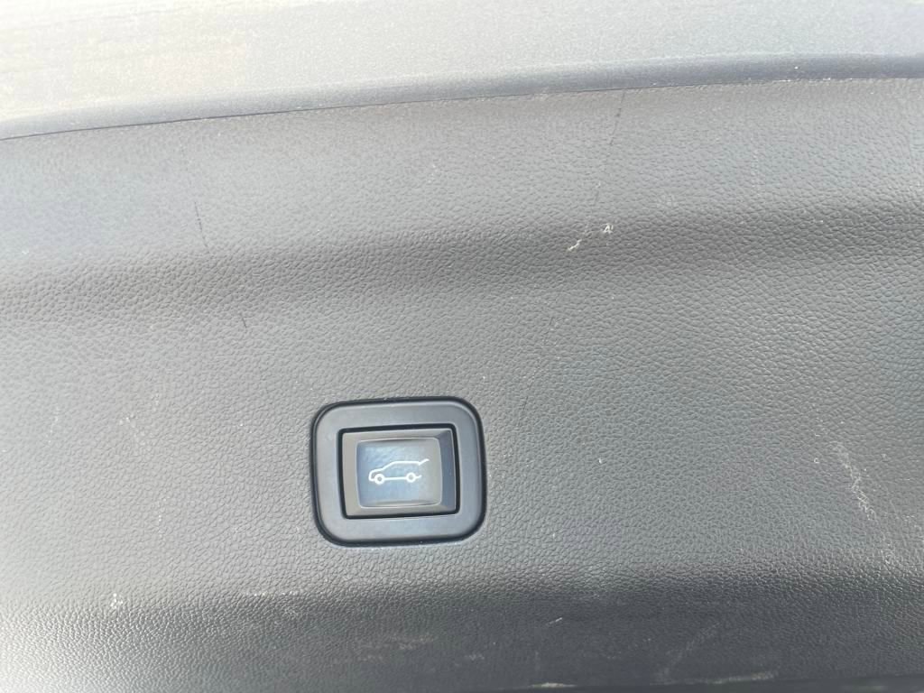 Used 2023 GMC Yukon Denali image 27