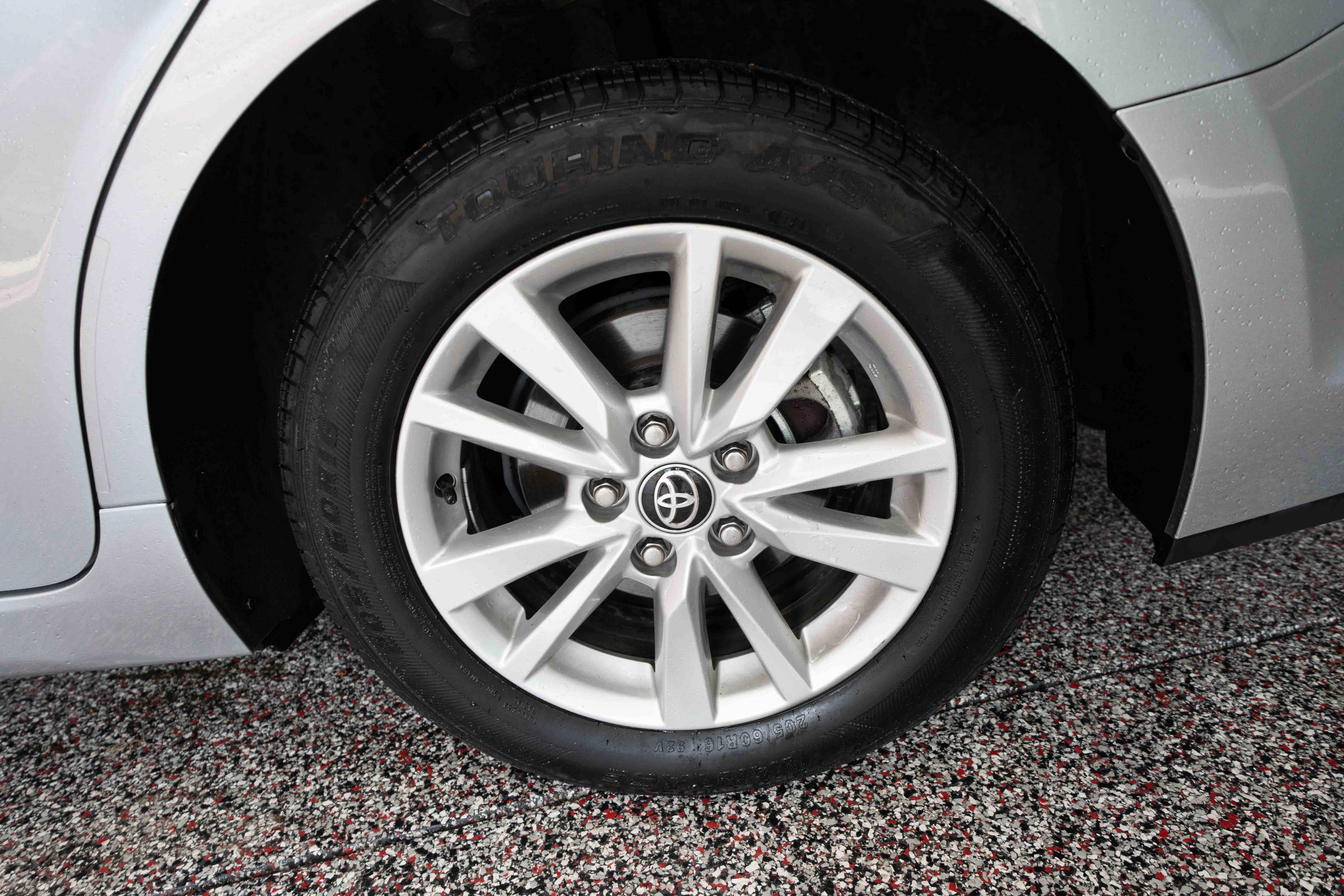 Used 2025 Toyota Camry LE FWD image 28