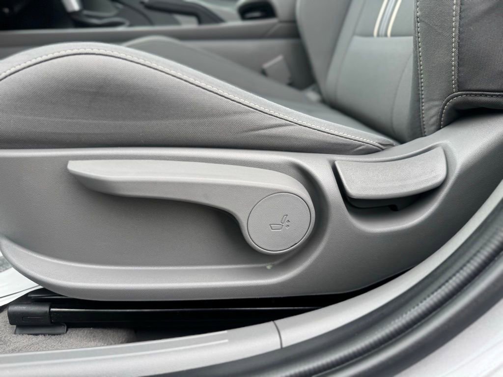 Certified 2023 Hyundai Elantra SEL image 17