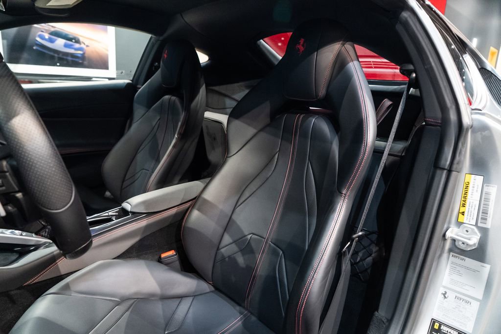 Used 2020 Ferrari 812 Superfast RWD image 4