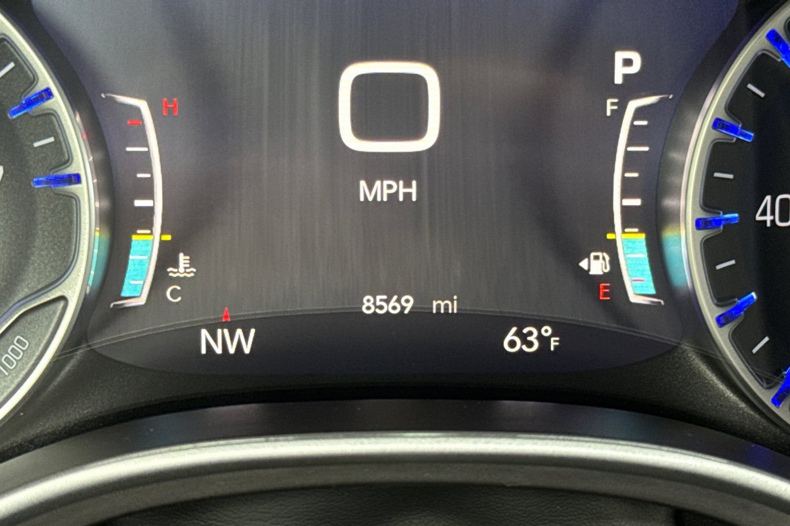 Used 2025 Chrysler Voyager LX image 25