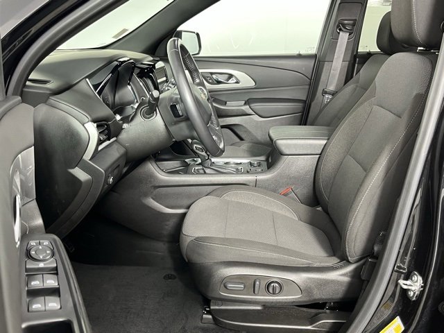 Used 2022 Chevrolet Traverse LT image 23