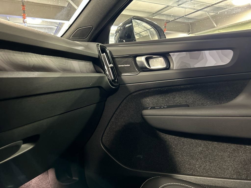 Certified 2024 Volvo C40 P8 Recharge Ultimate image 20