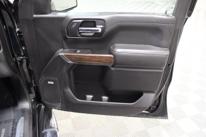 Used 2019 Chevrolet Silverado 1500 High Country w/ Technology Package AWD/4WD image 25
