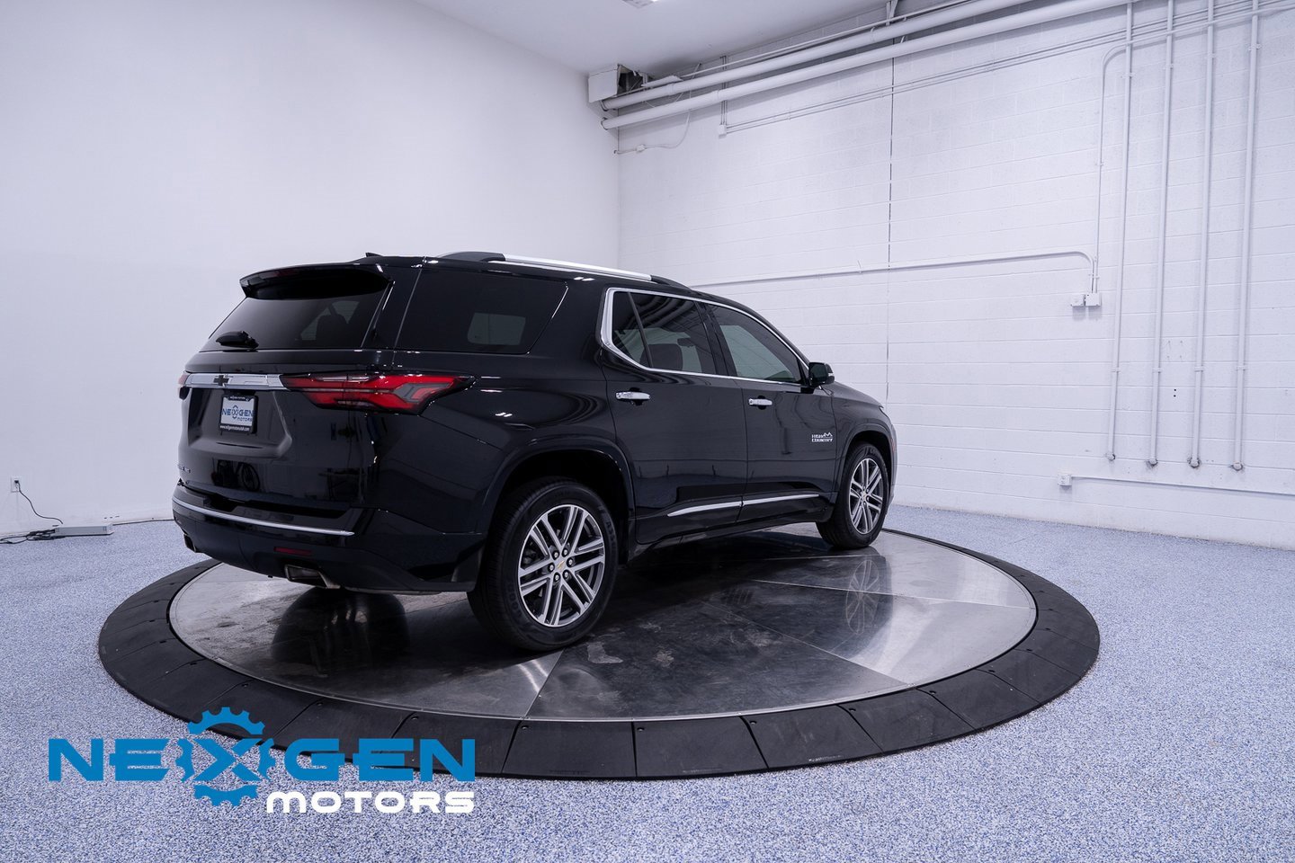 Used 2023 Chevrolet Traverse High Country image 37