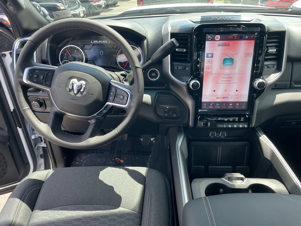 New 2026 RAM 2500 Big Horn AWD/4WD image 4