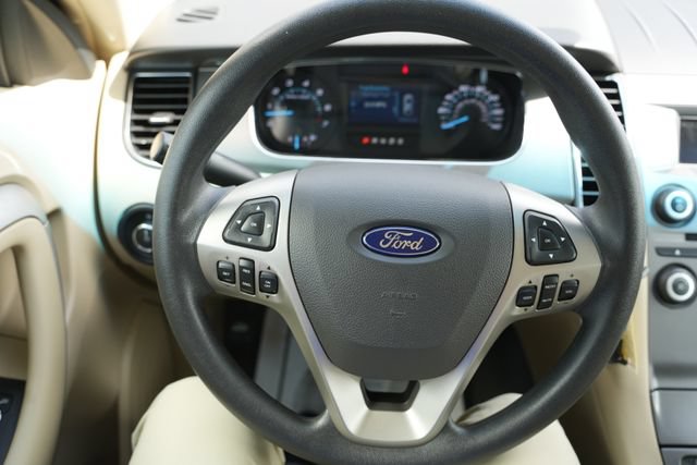 Used 2014 Ford Taurus SE FWD image 24