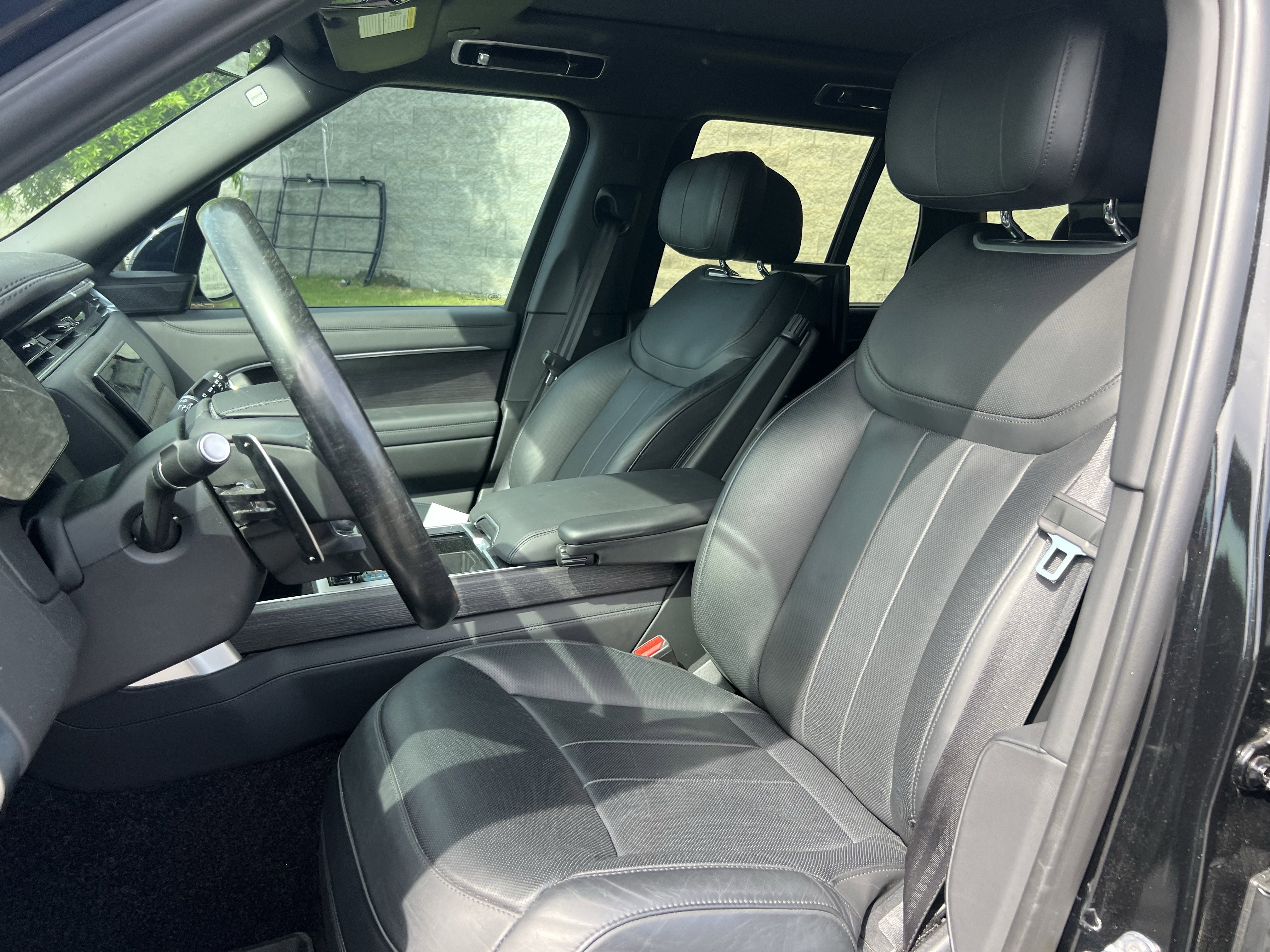 Certified 2024 Land Rover Range Rover Autobiography image 14