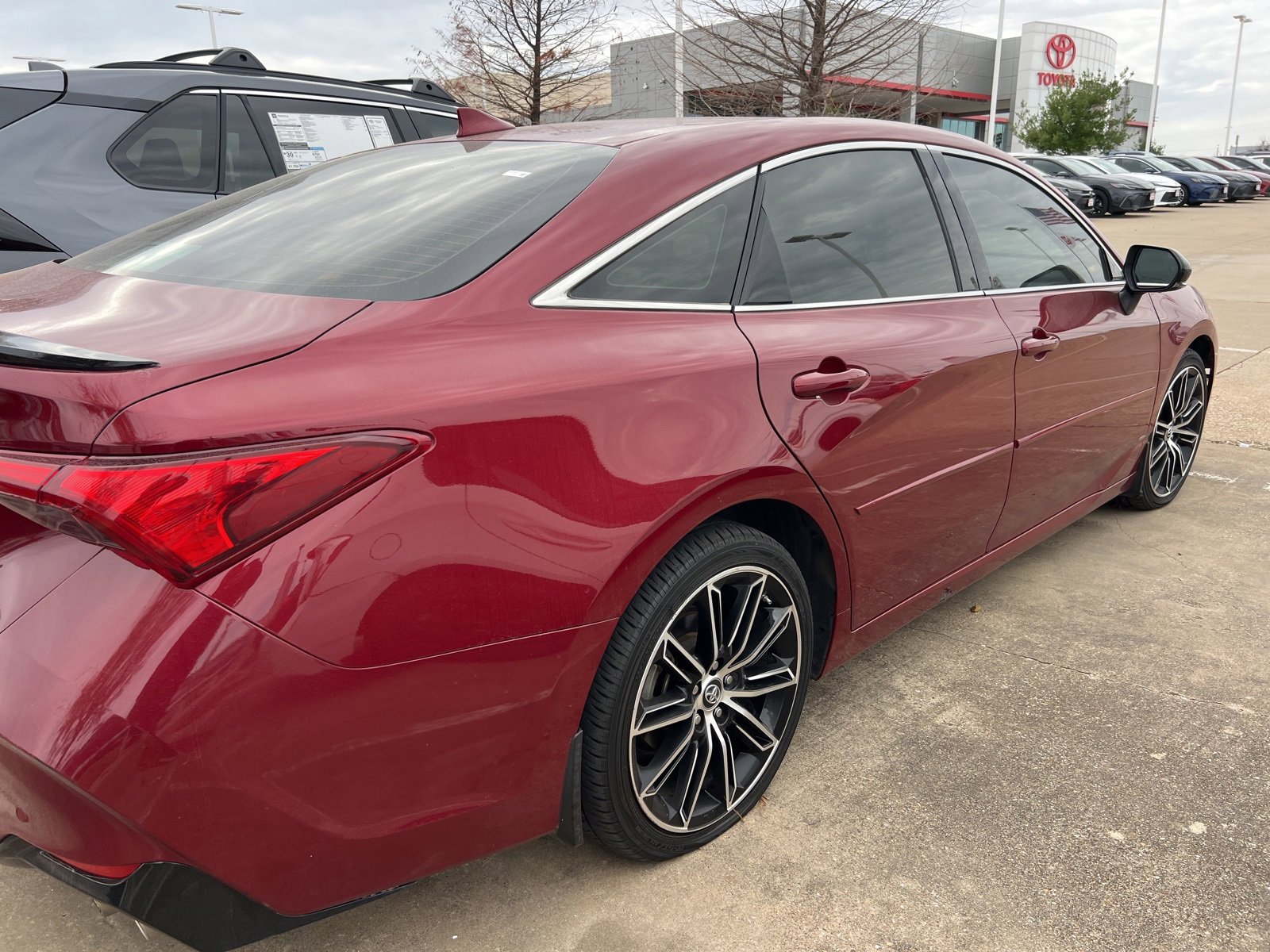 Used 2019 Toyota Avalon Touring image 8