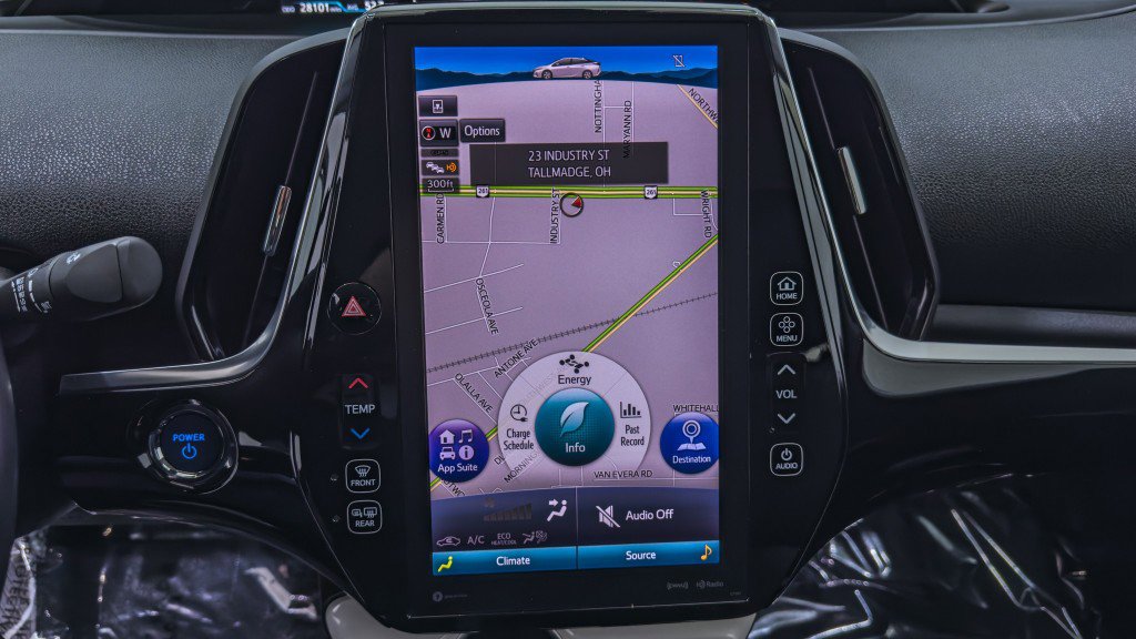 Used 2017 Toyota Prius Prime Premium image 37